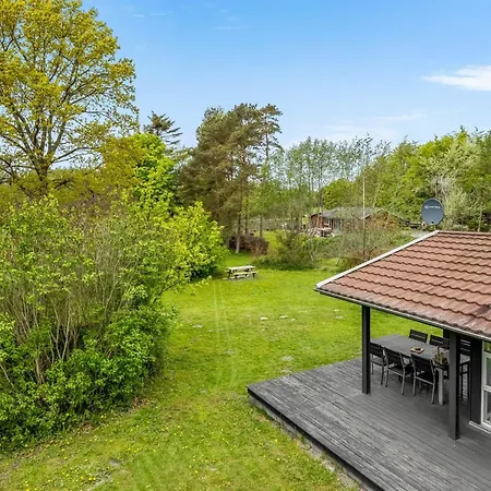 Vakantiehuis Julika - 560m From The Sea By Interhome